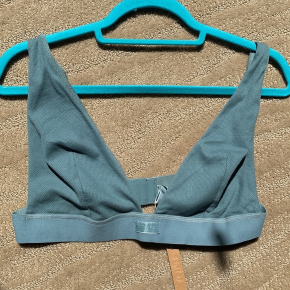 SKIMS‎ COTTON PLUNGE BRALETTE - Picture 8 of 12